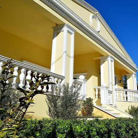 Pandis Palace * Agios Onoufrios