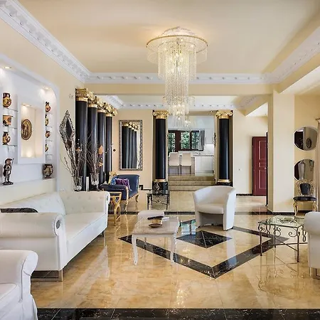 Pandis Palace *