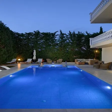 Pandis Palace *